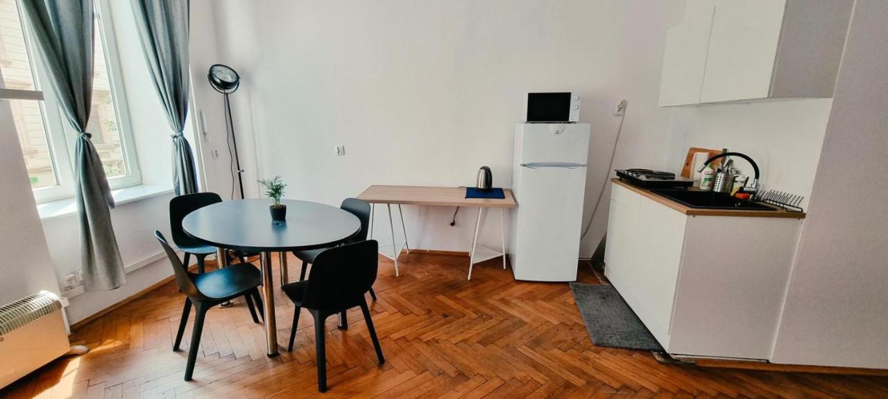 קרקוב Batorego Apartment מראה חיצוני תמונה